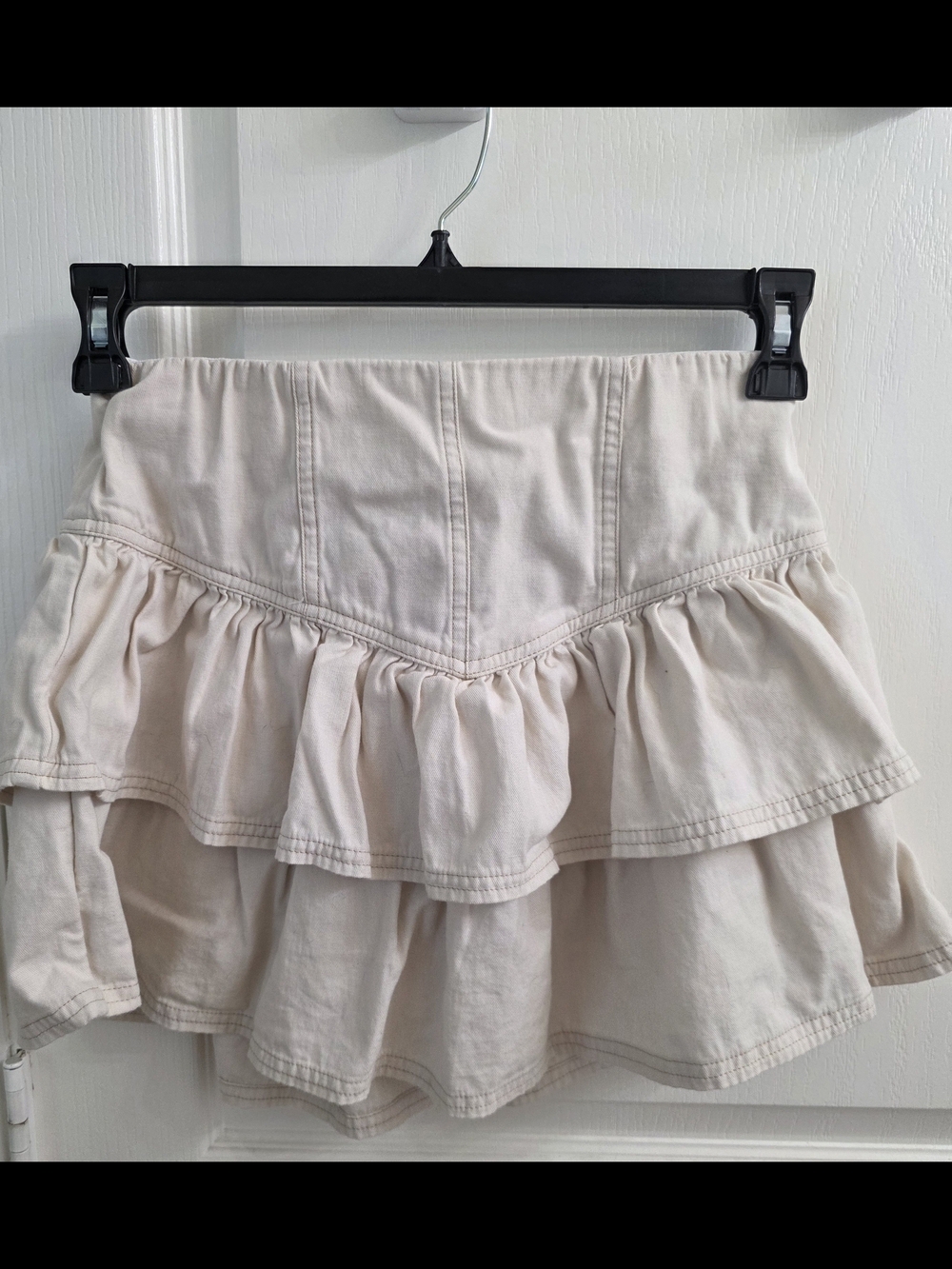 American Eagle Outfitters Cream Ruffle Mini Skirt
